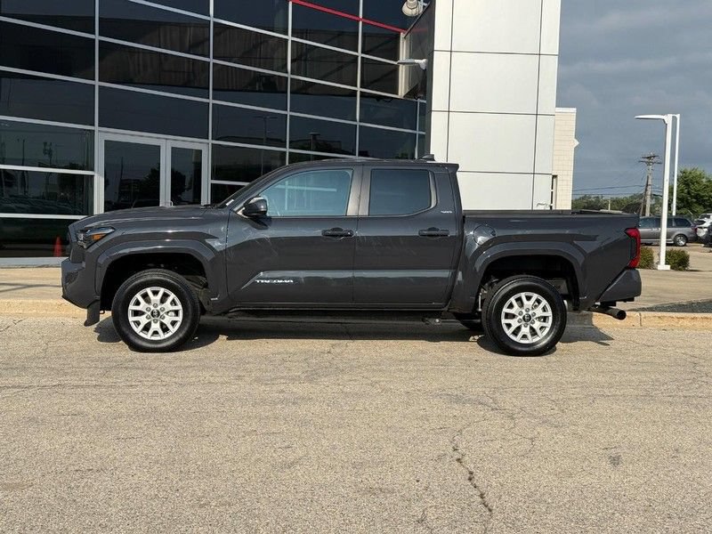 Used 2026 Toyota Tacoma SR5 AWD/4WD image 6