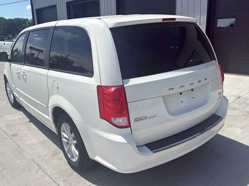Used 2013 Dodge Grand Caravan SXT image 2