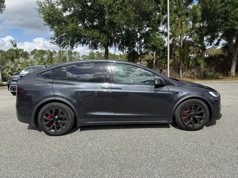 Used 2024 Tesla Model X Plaid image 8
