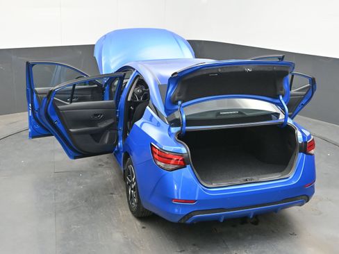 Used 2025 Nissan Sentra SV FWD image 44