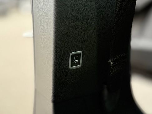 New 2026 Chrysler Pacifica Limited w/ S Appearance Package image 24