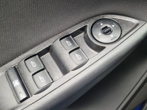 Used 2018 Ford Focus SE w/ Cold Weather Package FWD image 27