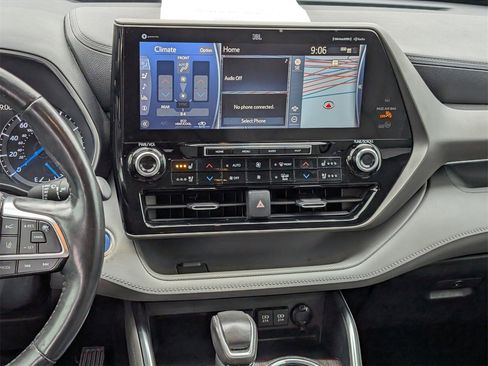 Used 2020 Toyota Highlander Limited image 13