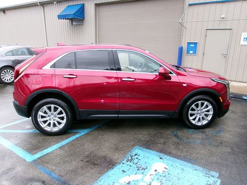 Used 2019 Cadillac XT4 Luxury w/ Cold Weather Package AWD/4WD image 6