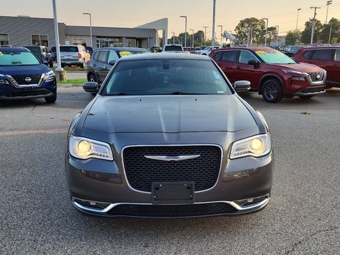 Used 2021 Chrysler 300 Touring L RWD image 2