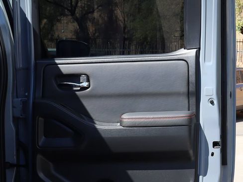 Used 2022 Nissan Frontier Pro-X RWD image 27