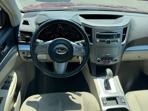 Used 2011 Subaru Outback 2.5i Premium AWD/4WD image 6