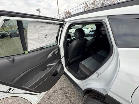 New 2026 Chevrolet Trax LT w/ Sunroof Package image 16