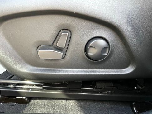 Used 2024 Jeep Compass Limited image 26