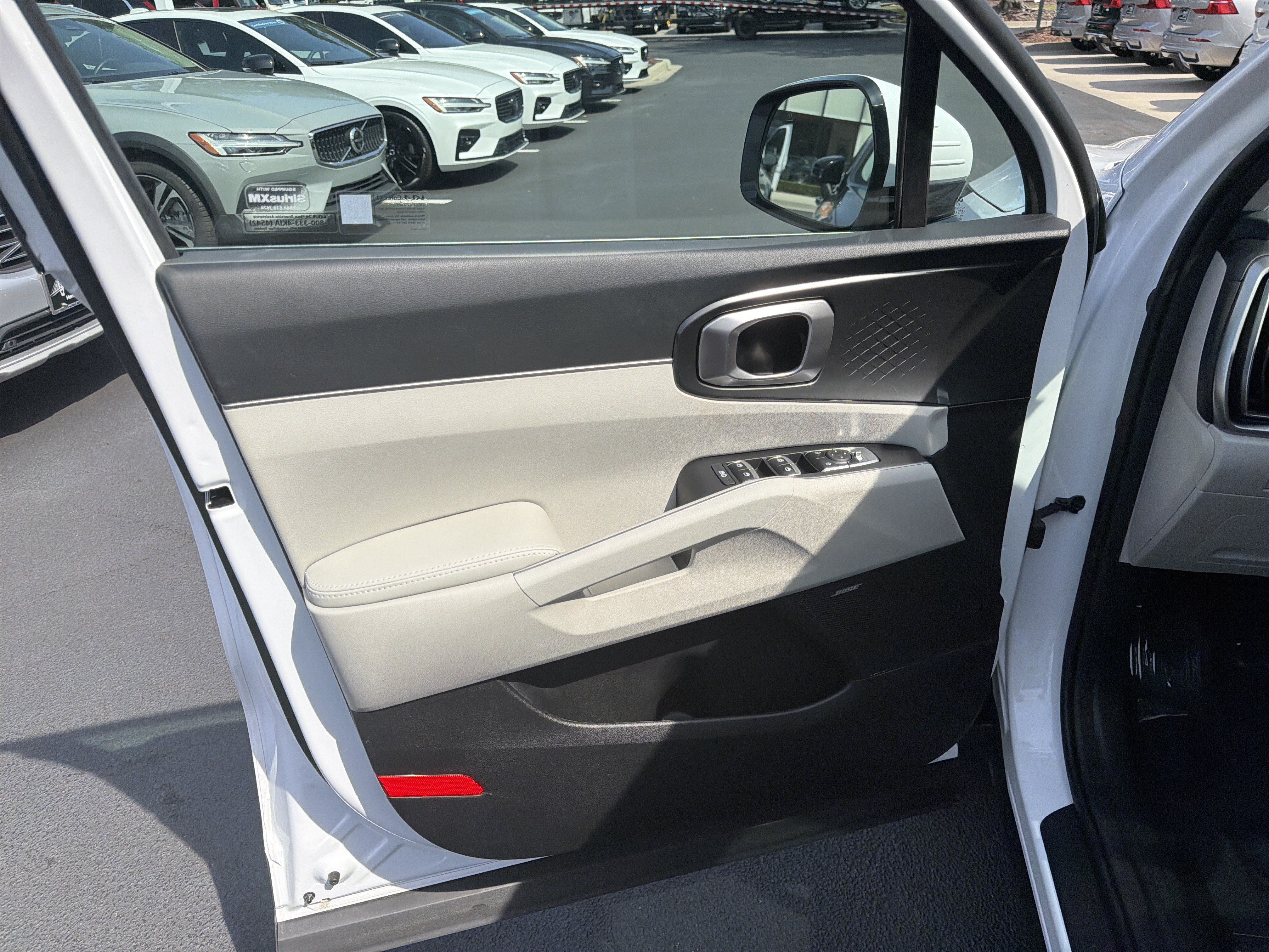 Used 2026 Kia Sorento EX w/ EX Premium Package FWD image 14