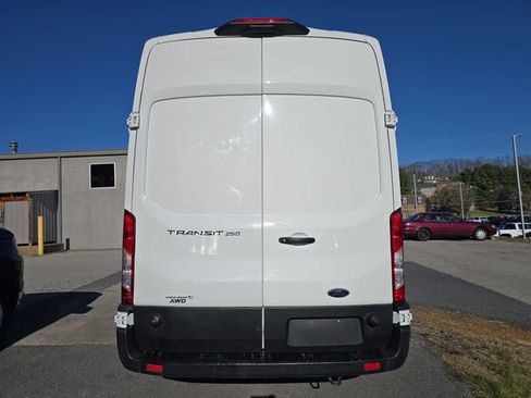 Used 2024 Ford Transit 250 148 High Roof AWD image 4