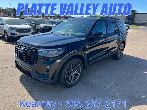 Used 2025 Ford Explorer ST-Line w/ Premium Package AWD/4WD image 1