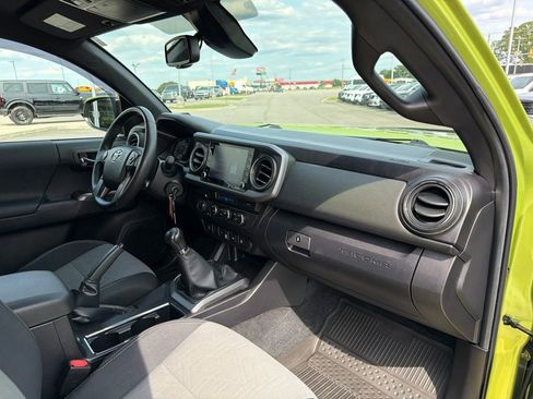 Used 2023 Toyota Tacoma TRD Off-Road w/ Advanced Technology Package AWD/4WD image 23