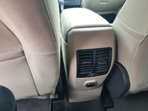 Used 2017 Ford Escape SE FWD image 12
