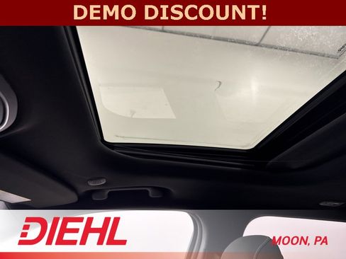 New 2025 Jeep Grand Cherokee Laredo X w/ Luxury Tech Group I image 33