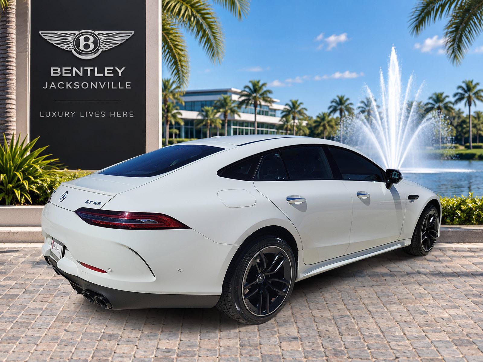 Used 2022 Mercedes-Benz AMG GT 43 image 5