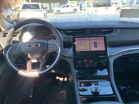 Certified 2023 Jeep Grand Cherokee L Limited image 10