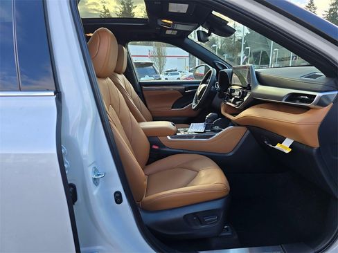 Used 2010 Toyota Highlander Limited image 11