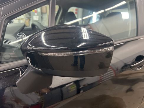 New 2025 Nissan Versa SR image 9