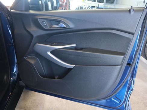 Used 2024 Chevrolet Trax LS w/ LS Convenience Package image 39