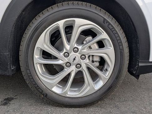 New 2027 Chevrolet Bolt LT w/ Comfort Package FWD image 6