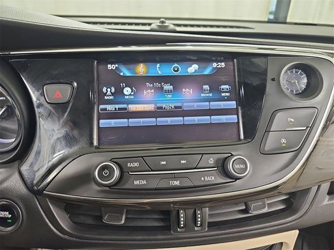 Used 2019 Buick Envision Essence image 27