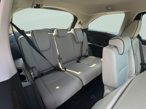 New 2026 Honda Odyssey Touring image 18