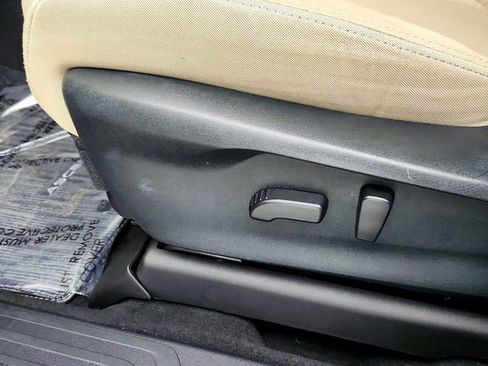 Used 2022 Subaru Ascent Premium w/ Convenience Package image 11