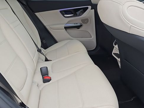 New 2026 Mercedes-Benz GLC 300 4MATIC image 33