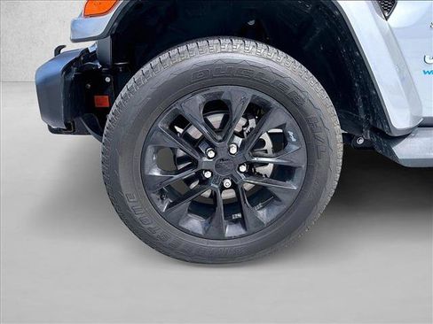 Used 2021 Jeep Wrangler Unlimited Sahara w/ Safety Group AWD/4WD image 10