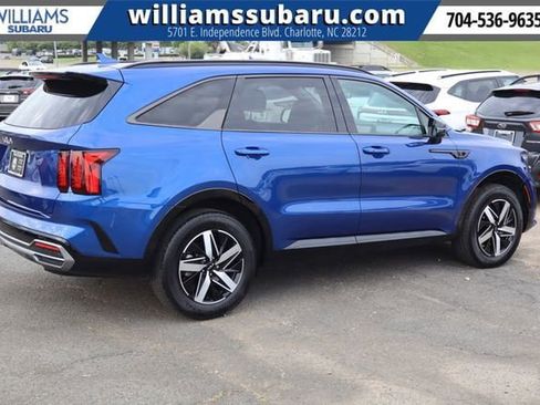 Used 2023 Kia Sorento S w/ Panoramic Sunroof Package image 8