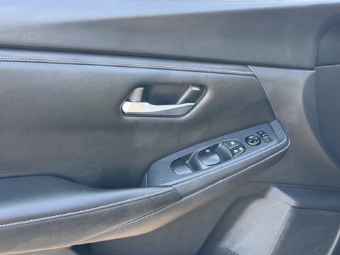 Used 2024 Nissan Sentra SV FWD image 13