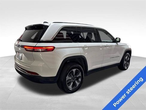 Used 2023 Jeep Grand Cherokee 4WD 4xe image 5