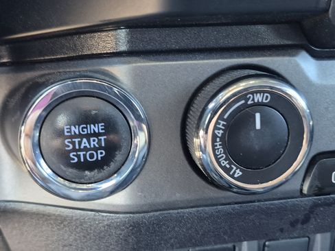 Used 2020 Toyota Tacoma TRD Sport w/ Technology Package AWD/4WD image 34