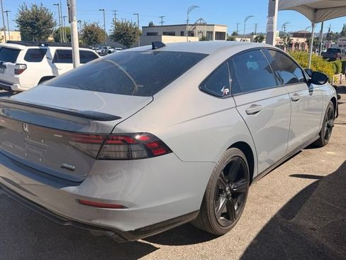 Used 2025 Honda Accord Sport image 3