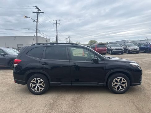 Used 2023 Subaru Forester Premium AWD/4WD image 9