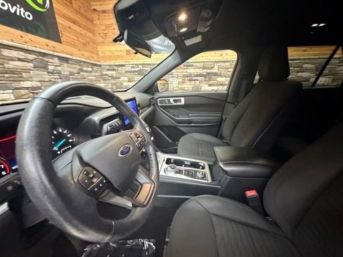 Used 2020 Ford Explorer XLT w/ Comfort Package AWD/4WD image 13