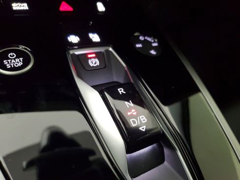 Used 2024 Audi Q4 e-tron Premium Plus image 32