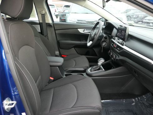 Used 2023 Kia Forte LXS w/ LXS Technology Package image 27