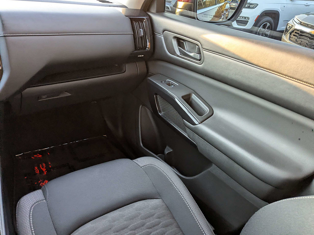 Used 2024 Nissan Pathfinder SV FWD image 62