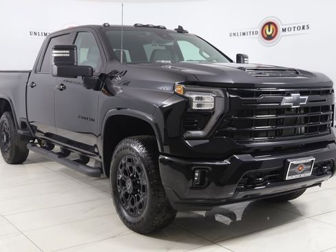 Used 2024 Chevrolet Silverado 2500 LT w/ Midnight Edition image 22