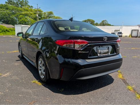 Used 2024 Toyota Corolla LE FWD image 8