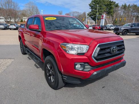Used 2021 Toyota Tacoma SR5 w/ SR5 Appearance Package (SM) image 8