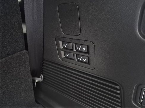 New 2025 Nissan Armada Platinum image 8