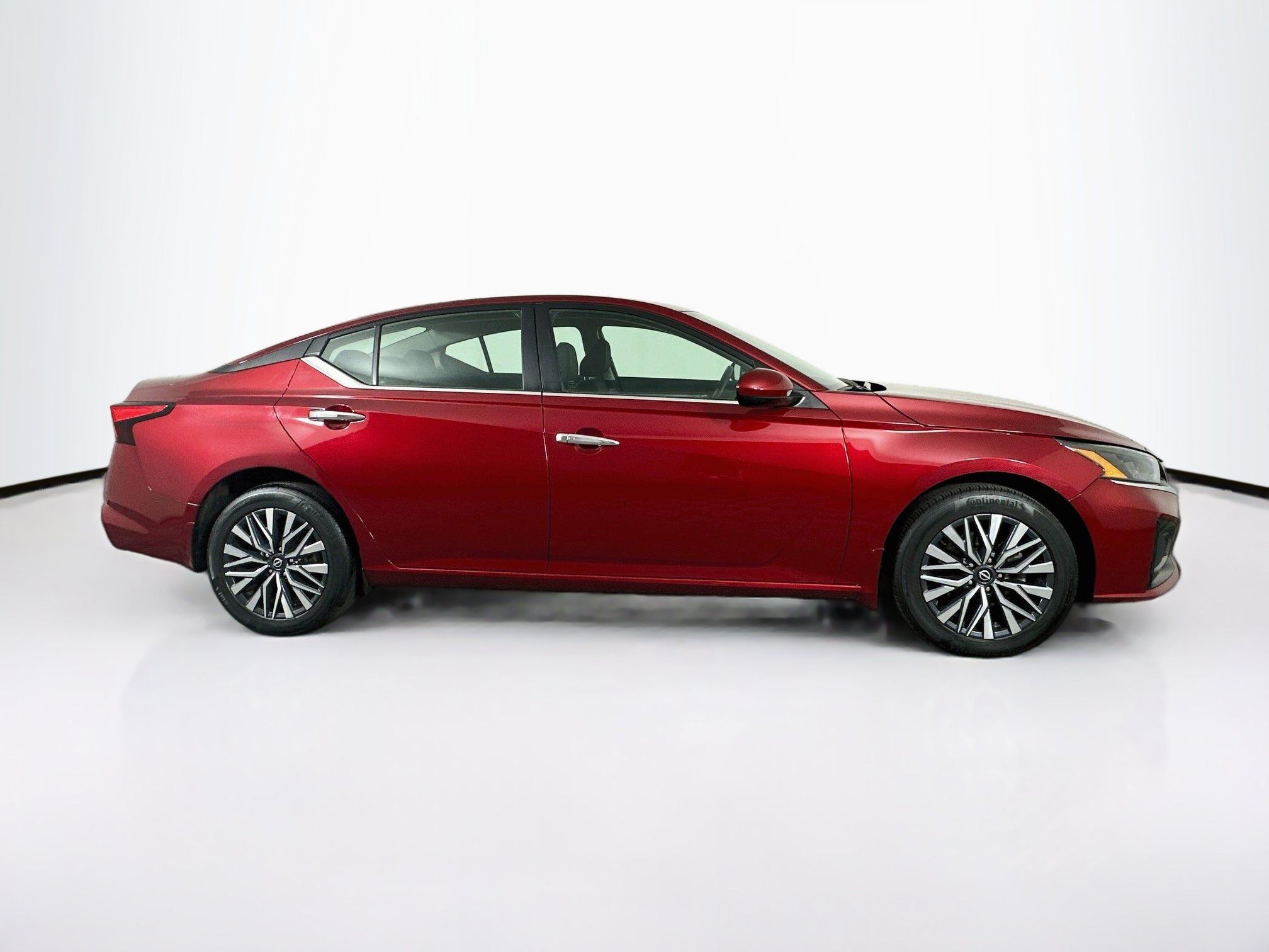Used 2023 Nissan Altima 2.5 SV AWD/4WD image 10