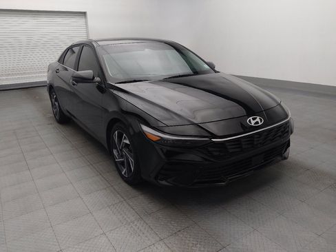 Used 2024 Hyundai Elantra Limited FWD image 13