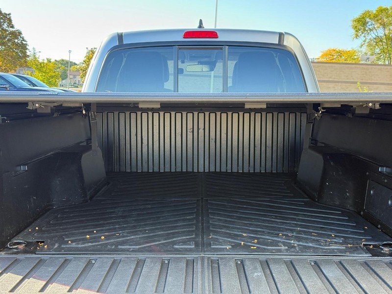 Used 2022 Toyota Tacoma SR w/ SX Package AWD/4WD image 9