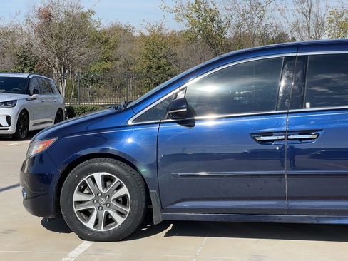 Used 2016 Honda Odyssey Touring Elite image 5