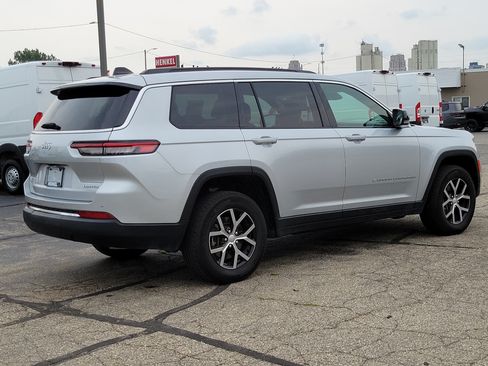 Used 2025 Jeep Grand Cherokee L Limited AWD/4WD image 4