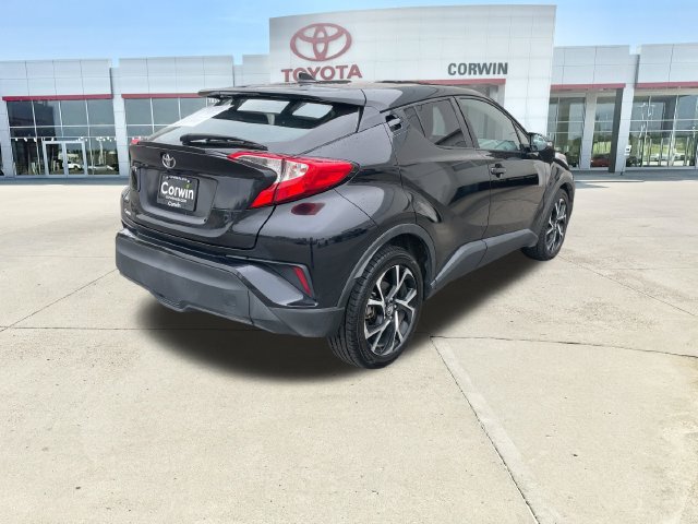 Used 2018 Toyota C-HR XLE FWD image 5